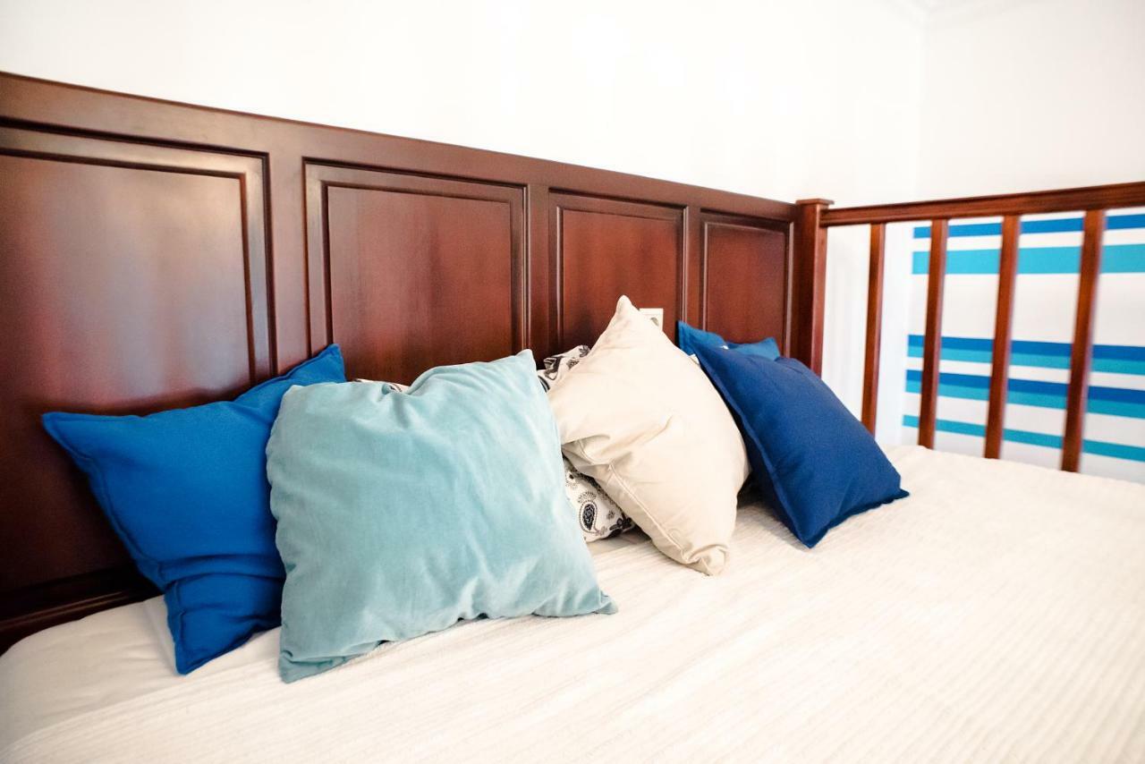 Indigo Apartment With Free Parking — Fotók 2