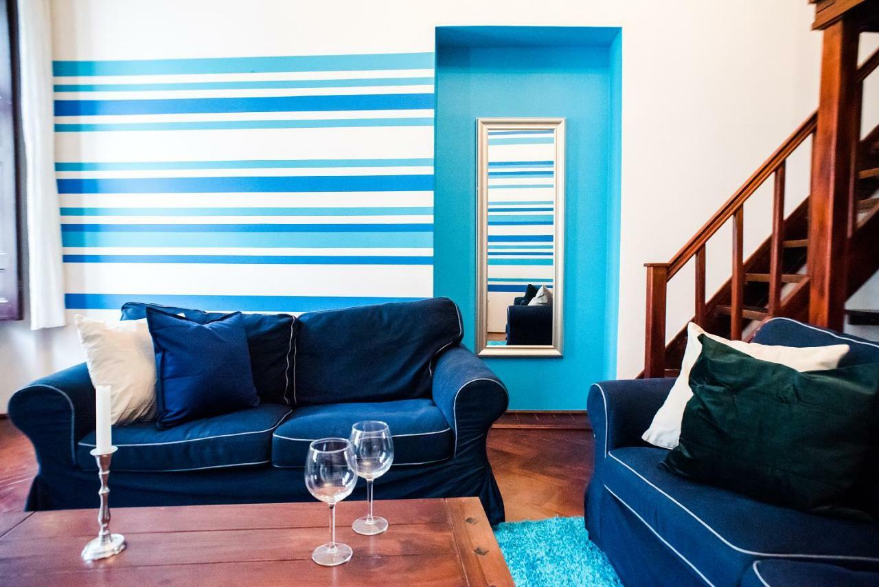 Indigo Apartment With Free Parking — Fotók 1